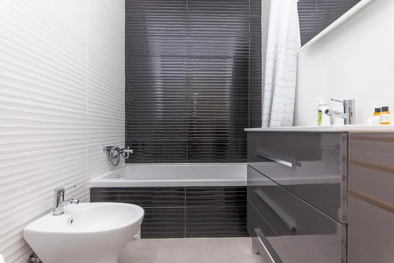 C09 - Portimao 3 Bed Holiday Apartment