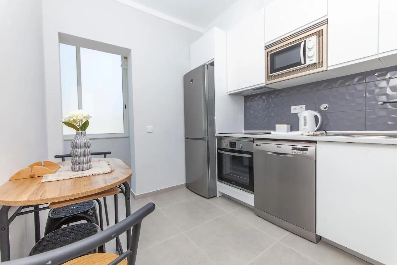 C09 - Portimao 3 Bed Holiday Apartment 0*,  Portugal